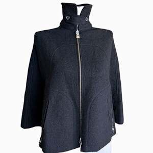 Armani Exchange Womens XS Black 100% Wool Cape Jacket Full Zip Pockets Collared
